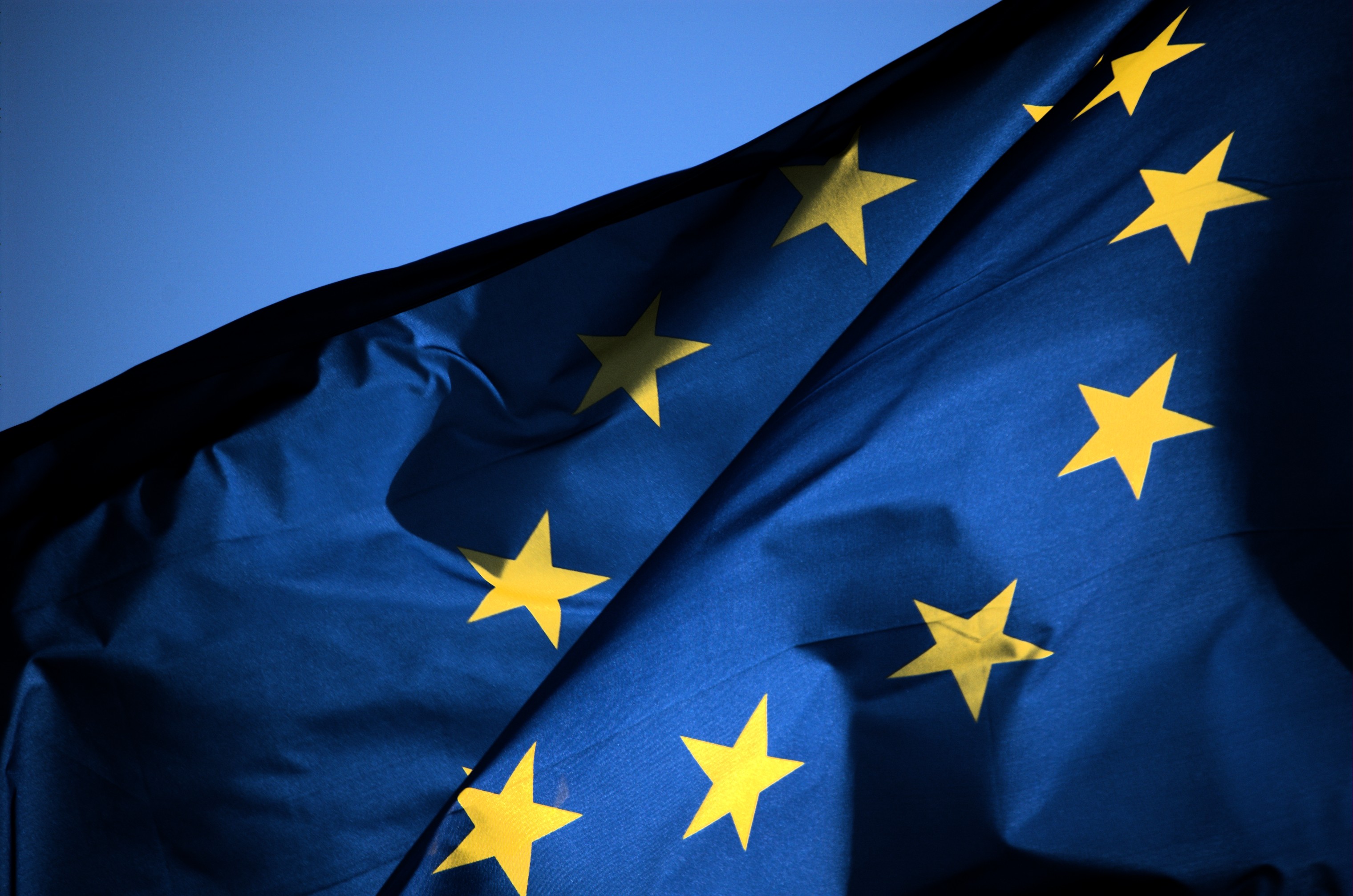 Евросоюз мир. Флаги Европы. Флаг Евросоюза. Молдова Евросоюз. Синий флаг с желтыми звездами.